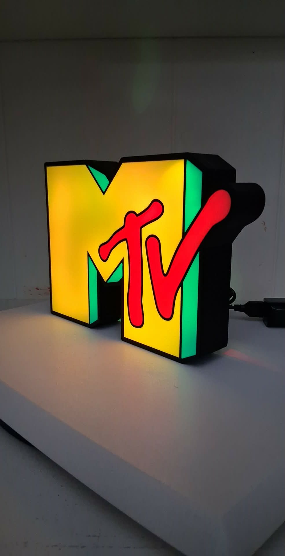 MTV LED light box – custom 3D printed – Lit Layer Creations